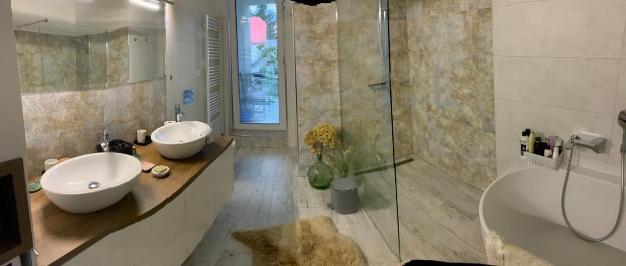 Bl - The Penthouse, 24Hr Self Check-In, 2 Bedrooms, Fireplace, Ac, Panoramic View From Main Balcony, 3-Minute Walk To City Center Banska Bystrica Ngoại thất bức ảnh