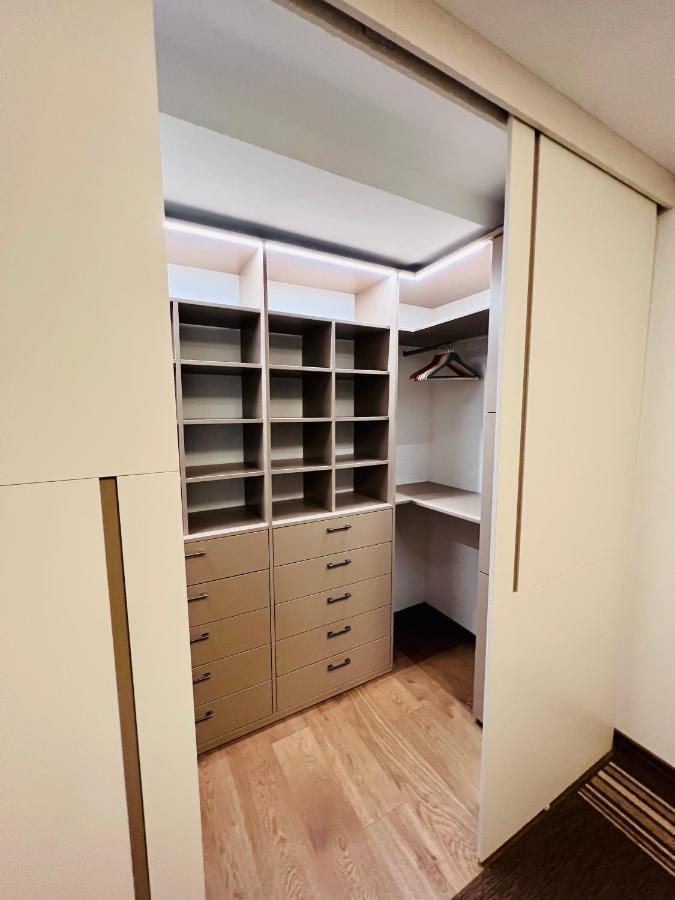 Bl - The Penthouse, 24Hr Self Check-In, 2 Bedrooms, Fireplace, Ac, Panoramic View From Main Balcony, 3-Minute Walk To City Center Banska Bystrica Ngoại thất bức ảnh